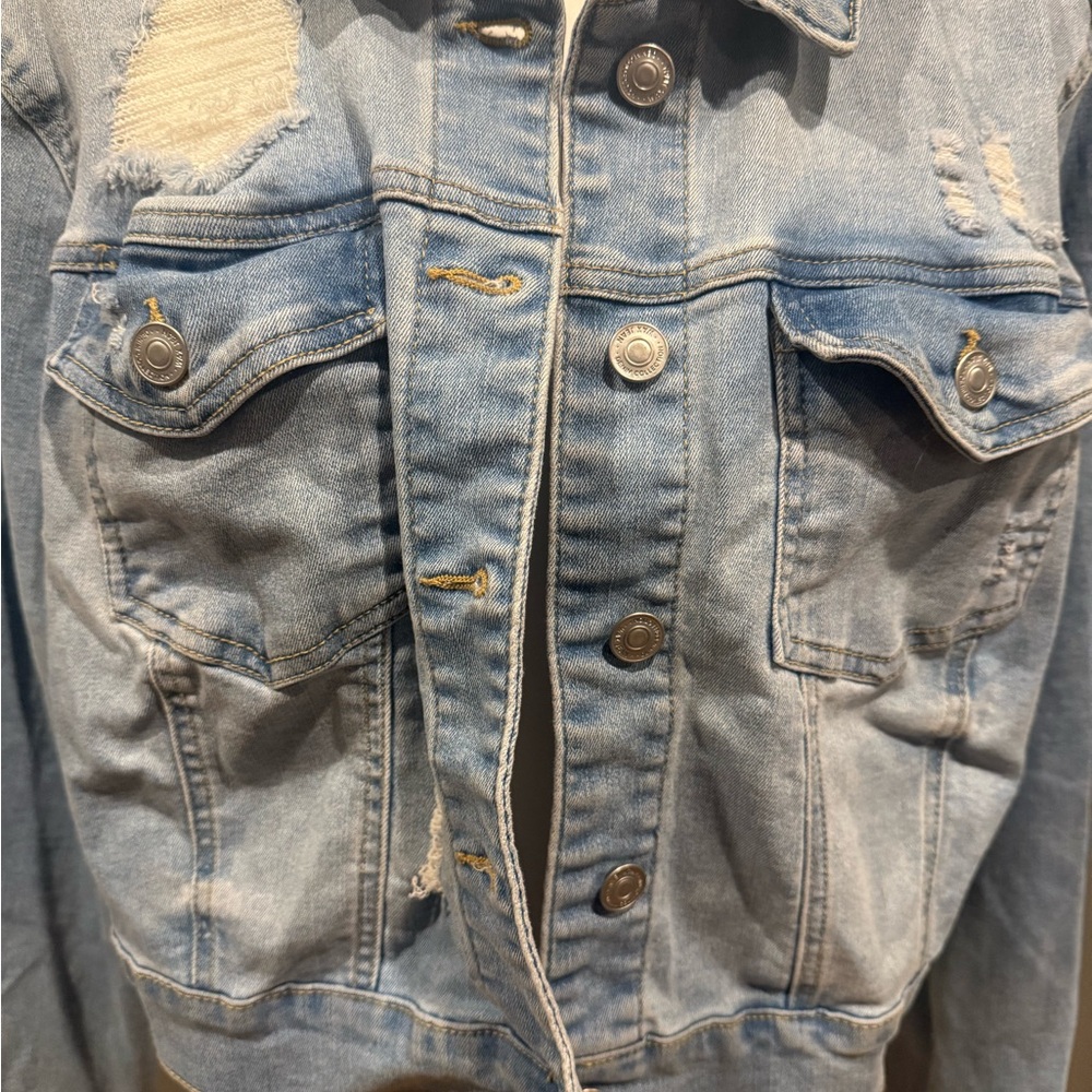 *PRE-OWNED* Wax Jean Women's 3X Light Blue Distressed Denim Jacket - Picture 5 of 8